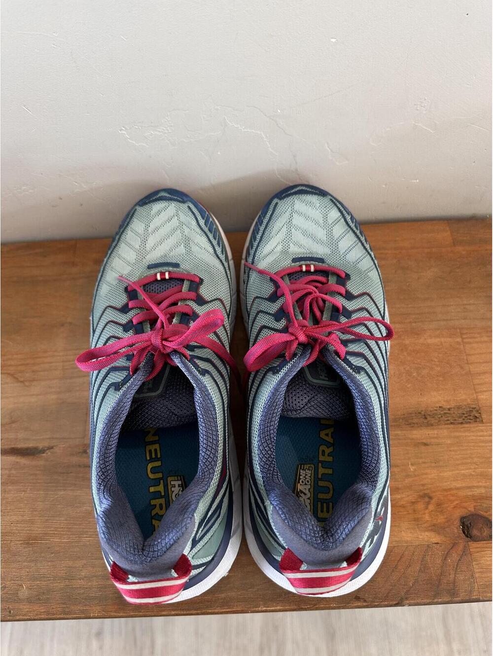 HOKA One One Clifton 4 Road Running Shoe Blue & Pink Women’s size 10D Wide - Picture 5 of 13